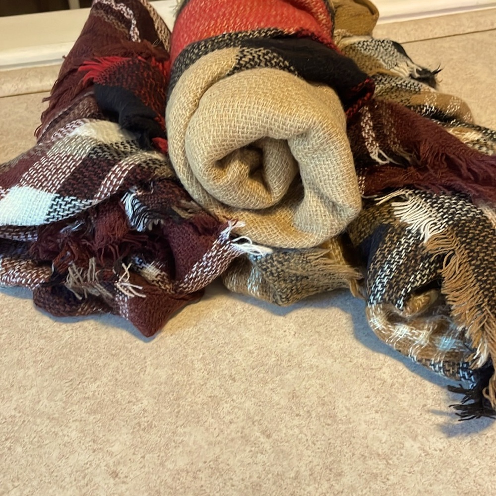 Pack of Blanket Scarves